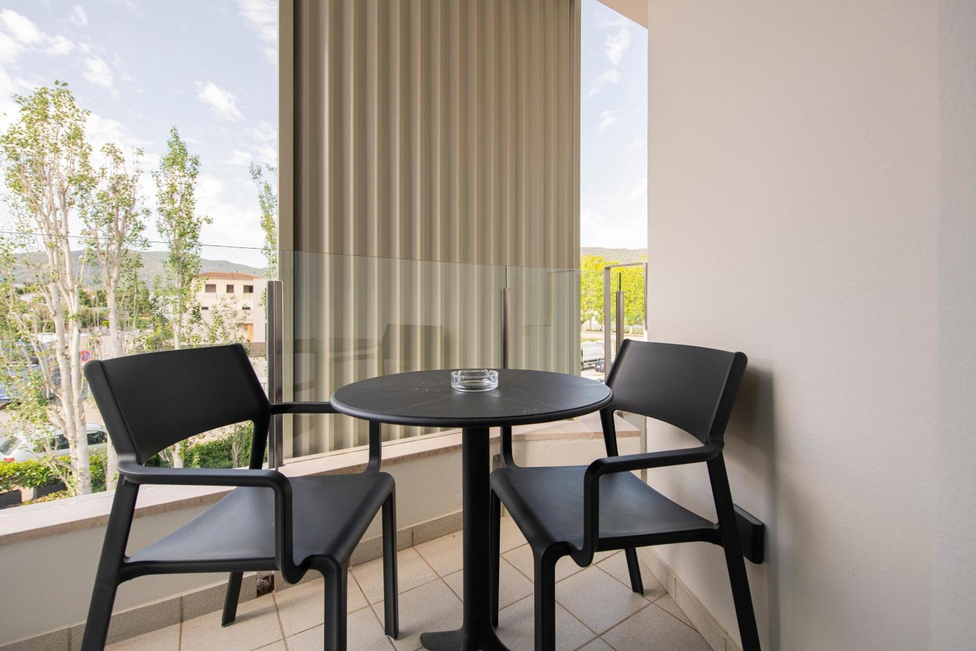 Apartaments La Carpa Banyoles Exterior photo